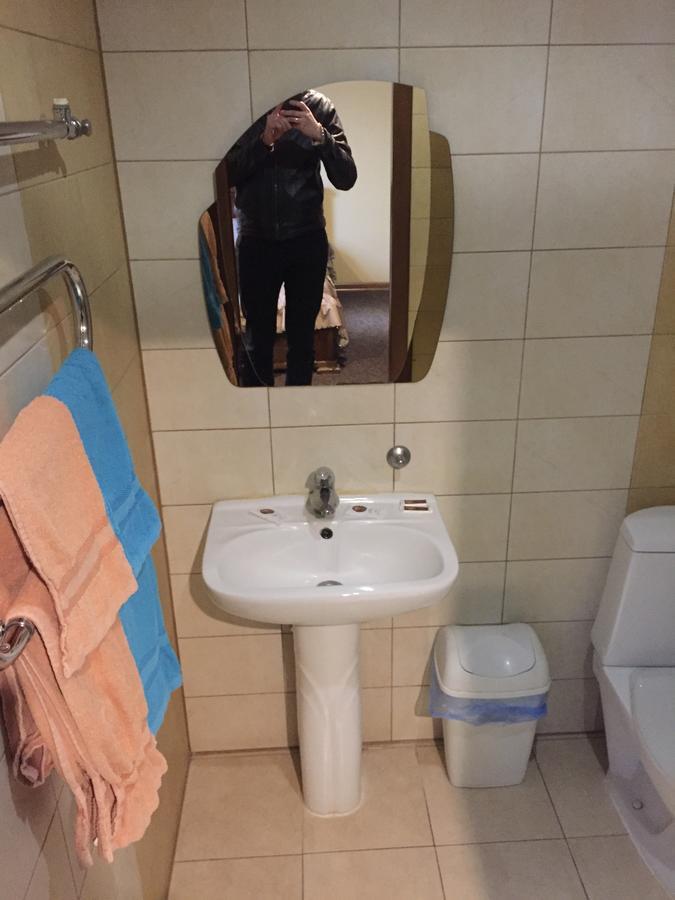 Podilskii Dvir Yakushintsy Bagian luar foto