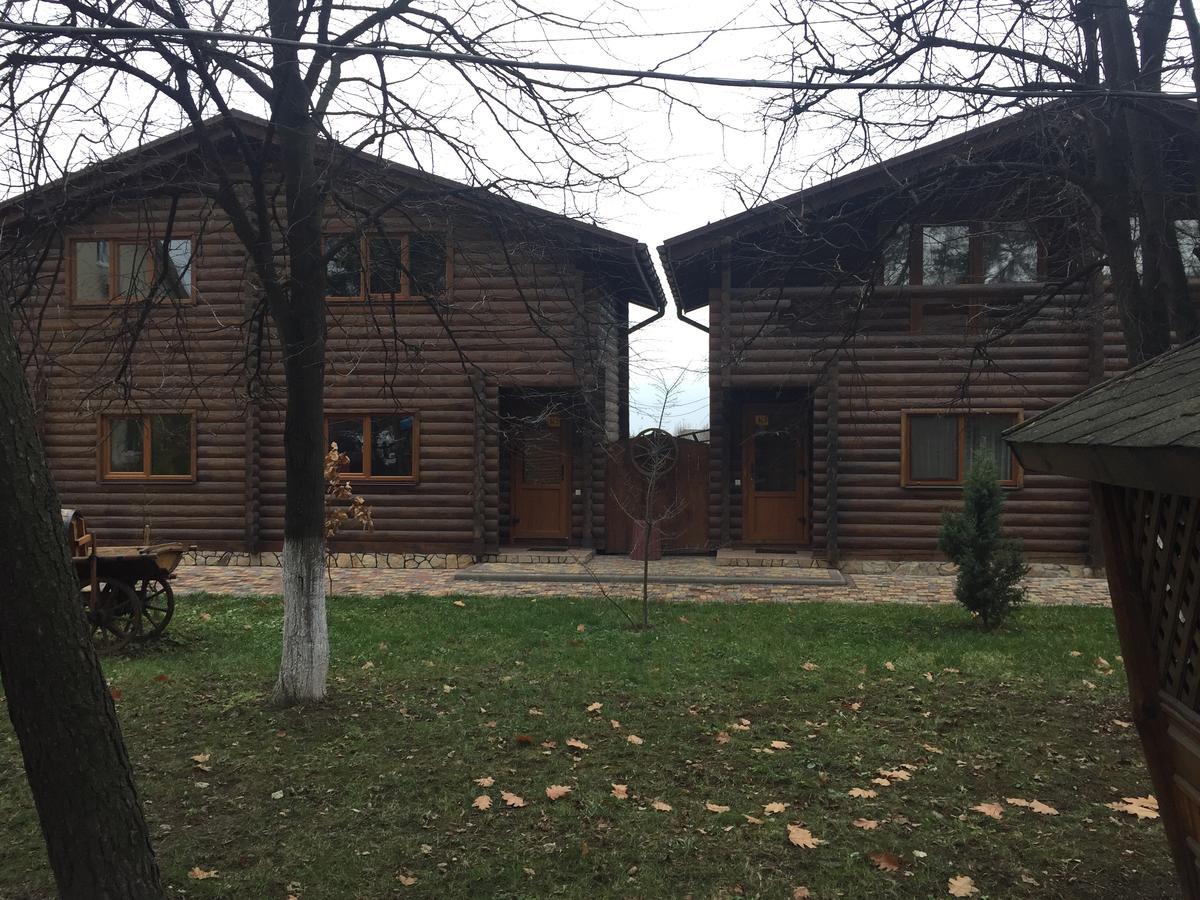 Podilskii Dvir Yakushintsy Bagian luar foto