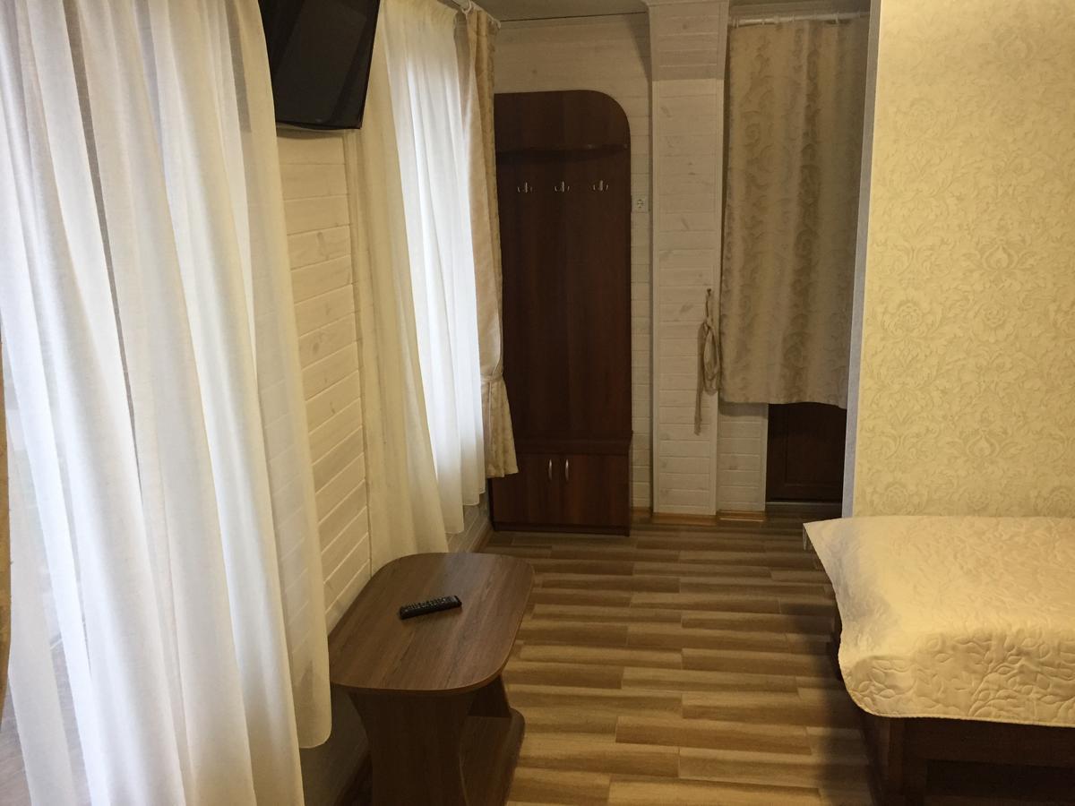 Podilskii Dvir Yakushintsy Bagian luar foto