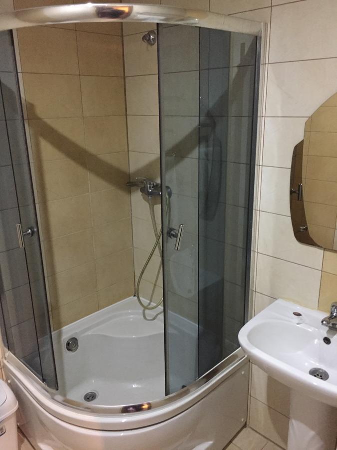 Podilskii Dvir Yakushintsy Bagian luar foto